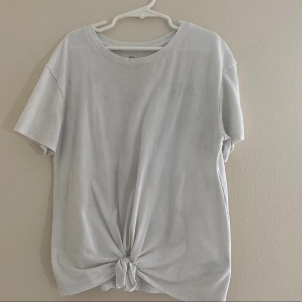plain white top